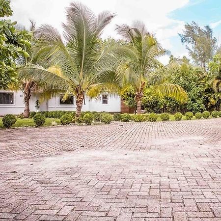 House With Pool, 10 Mins Drive To The Beach! Βίλα Miami Shores Εξωτερικό φωτογραφία