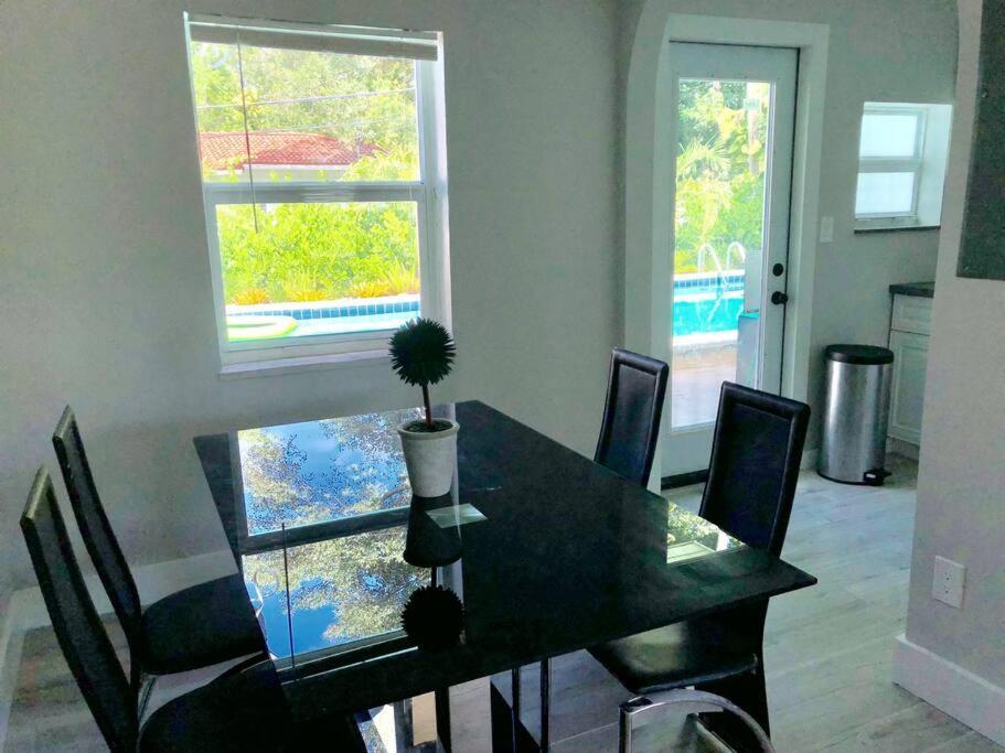 House With Pool, 10 Mins Drive To The Beach! Βίλα Miami Shores Εξωτερικό φωτογραφία