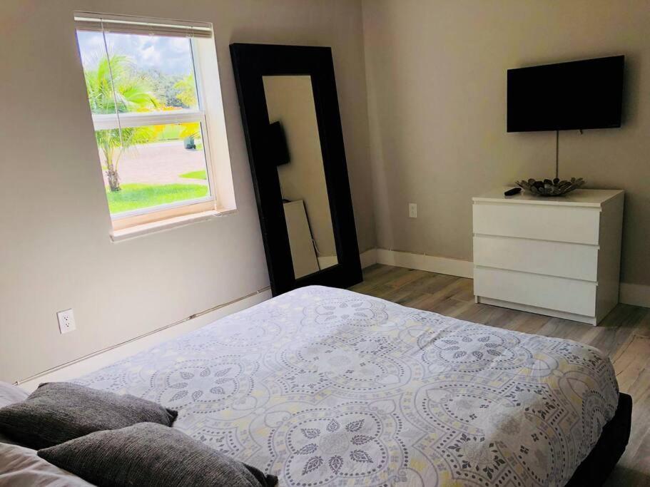 House With Pool, 10 Mins Drive To The Beach! Βίλα Miami Shores Εξωτερικό φωτογραφία